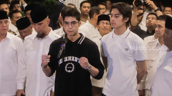 Momen Al Ghazali Dikenalkan Sebagai Kader Gerindra, Netizen: Ada 2 Prabowo