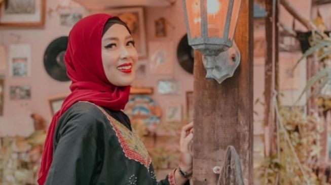 Profil dan Biodata Mommy Deve, Influencer yang Sukses Berkat Hobi Traveling