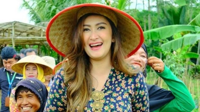 Artis Gabung Partai Politik (Instagram/@nafaurbach)