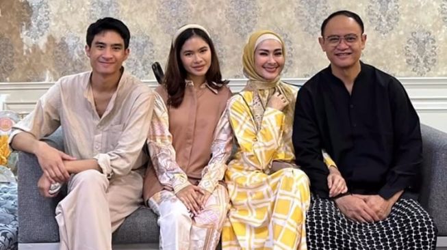 Devano Danendra Dituduh Rebut Pacar jefri Nichol, Iis Dahlia Gercep Klarifikasi Bela Anaknya