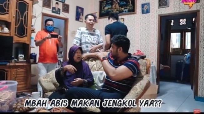 Rumah Ammar Zoni di Kampung (YouTube/Aish TV)