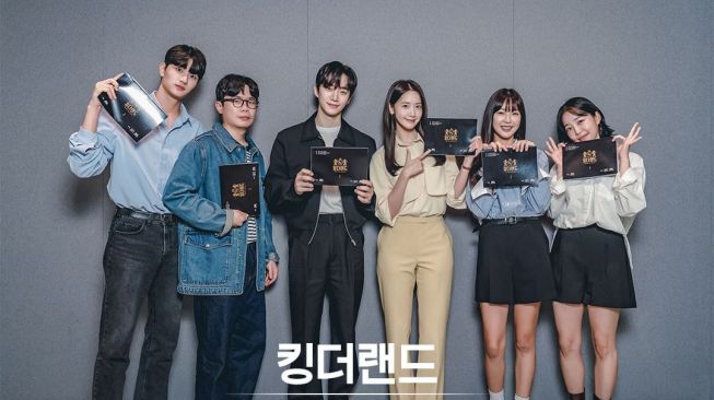 8 Adu Peran Pemain Drama King the Land, Bertabur Bintang Korea yang Menawan