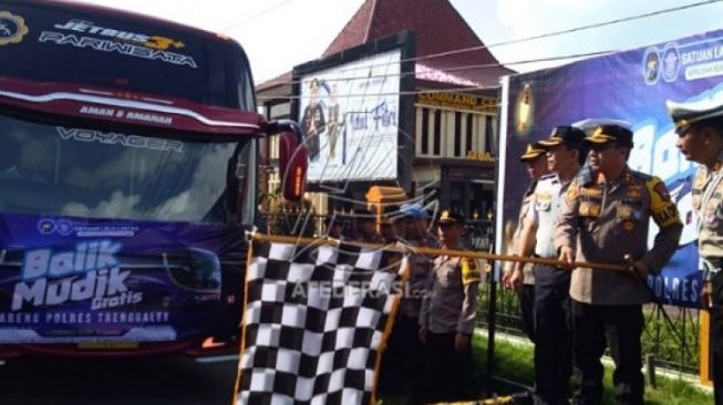 Polres Trenggalek Berangkatkan Balik Mudik Gratis