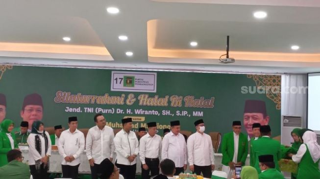 Wiranto Serahkan 100 Lebih Anggota JW Club jadi Kader PPP, Ada Jenderal Polisi