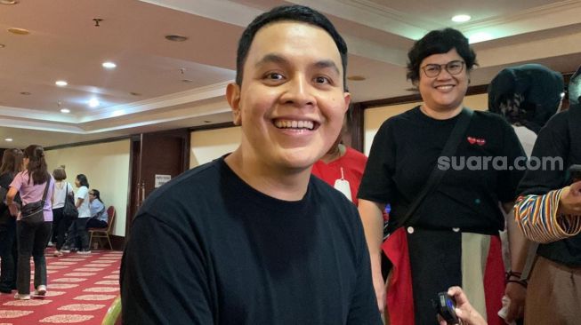 Tulus Akan Nyanyikan Lagu Adu Rayu di Konser Yovie Widianto, Rekan Duet Masih Dirahasiakan