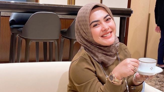 Aisyahrani Adik Syahrini Kenakan Hermes Lebih dari Rp1 M, Haters: Mana Mampu Dia Beli Asli?