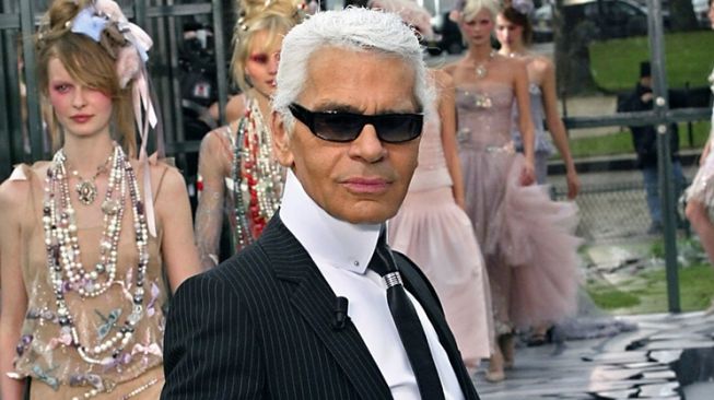 Bikin Publik Murka! 5 Kontroversi Karl Lagerfeld, Desainer yang Jadi Tema Met Gala 2023