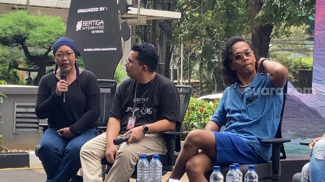Konferensi media tur konser merayakan 25 tahun album Seven Slank di kawasan Tomang, Jakarta, Rabu (3/5/2023) [Pahami.id/Adiyoga Priyambodo]