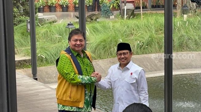 Temui Cak Imin di Senayan, Airlangga Pakai Batik Hijau: Jadi Warna Bajunya Jelas, Tanda-tanda Alam