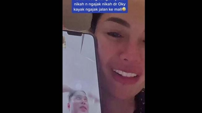 Nikita Mirzani ajak nikah dokter Oky. (TikTok/ @cilikayu)