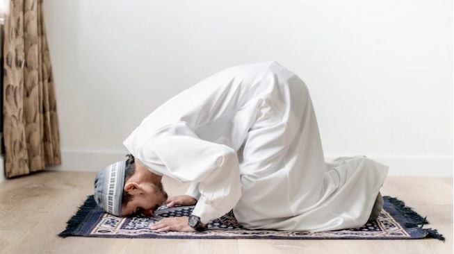 Lengkap! Ini Bacaan Niat Sholat Fardhu