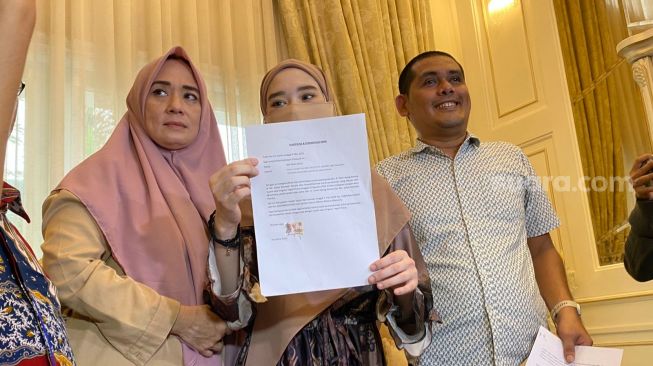 Dituding Main Judi Sampai Rp200 Juta Melayang, Inara Rusli Skakmat Ibu Virgoun Pakai Bukti Valid