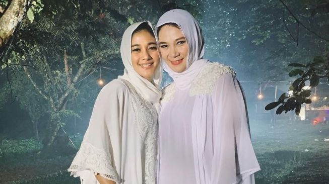 Artis Non Muslim Berhijab (Instagram/@bu_deedee)