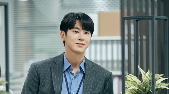 7 Potret Yunho TVXQ di Race, Jadi CEO Muda yang Tampan dan Keren