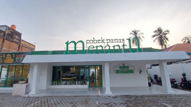 Cobek Panas Menantu, Salah Satu Restoran Instagrammable di Jambi