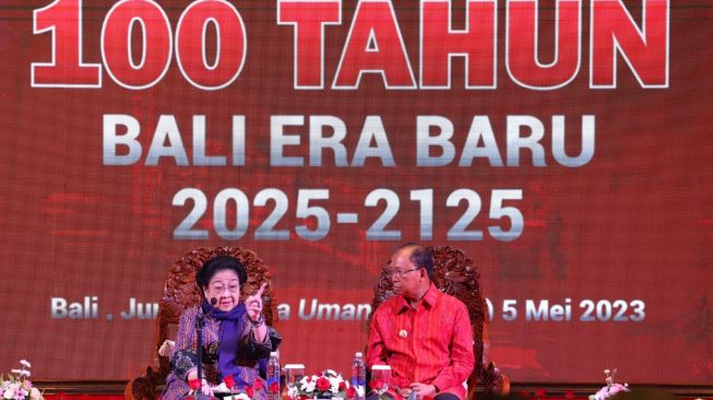 Megawati Ingatkan Pejabat Dan Rakyat Bali Jangan Terpesona Dengan Turis Asing