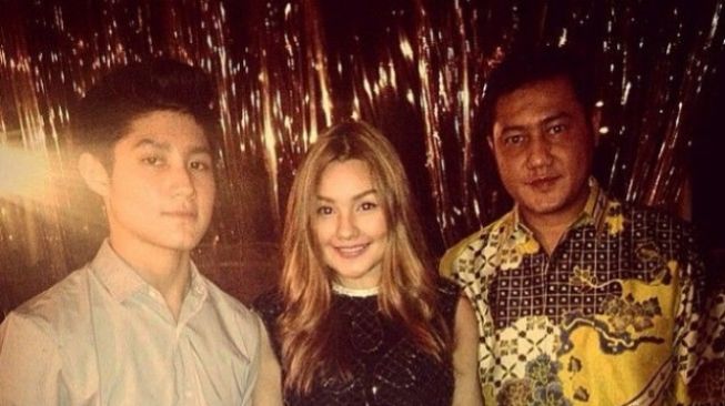 Artis Pria Dapat Hak Asuh Anak (Instagram/@teukurafli)