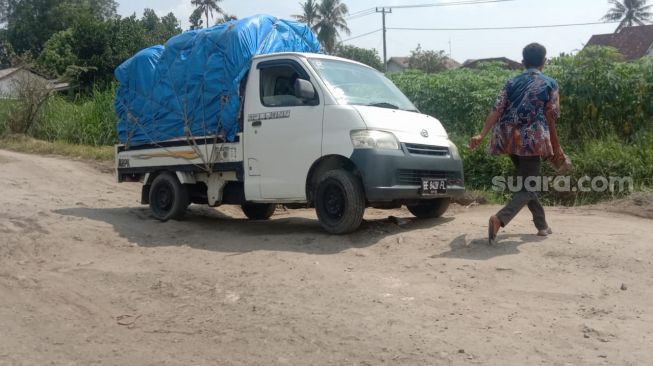 Curhatan Warga yang Melintasi Jalan Rusak di Seputih Banyak: Sudah 10 Tahun Aktivitas Kami Terganggu