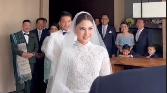 Menikah Hari Ini, Jessica Mila dan Yakub Hasibuan Tampil Serba Putih