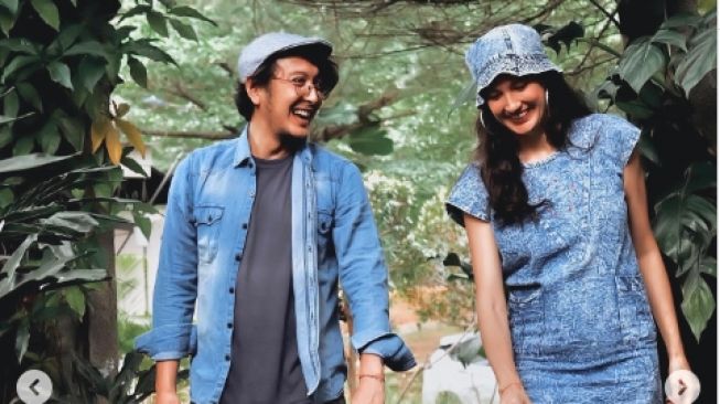 Nadine Chandrawinata, Dimas Anggara dan anak mereka, Djiwa [Instagram/nadinelist]