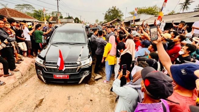 Presiden Jokowi saat meninjau ruas jalan Seputih Raman - Seputih Banyak - Simpang Randu, Lampung, Jumat (5/5/2023). (Laily Rachev - Biro Pers Sekretariat Presiden)