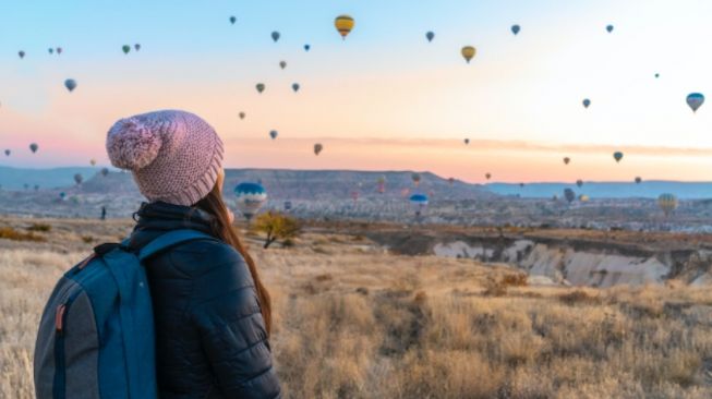 3 Alasan Kamu Perlu Travelling Selagi Muda, Menikmati Ciptaan Tuhan