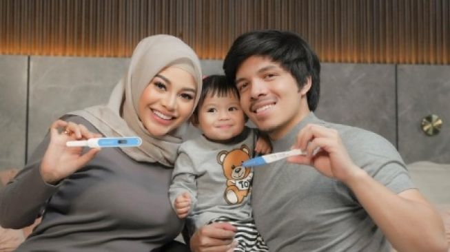 Ameena Pakai Bando Hampir Setara UMR Jakarta, Netizen Meringis: Mending Buat Makan Sebulan
