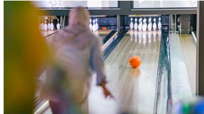 Arena bowling yang bisa membakar lemak ditemukan pula di beberapa lokasi pusat hiburan keluarga. (Foto: Dok. Timezone) 