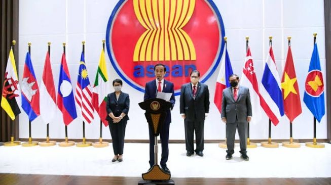 Serba-serbi Menuju KTT ASEAN 2023: Polri Patroli Laut, Jokowi Optimis Semua Siap