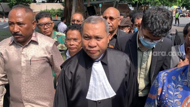 Pengacara Punya Hak Imunitas, Benarkah Lawyer Lukas Enembe Stefanus Roy Rening Tak Bisa Dipidanakan?