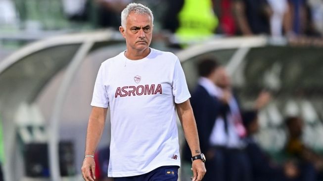 Manajer AS Roma, Jose Mourinho. [NIKOLAY DOYCHINOV / AFP]