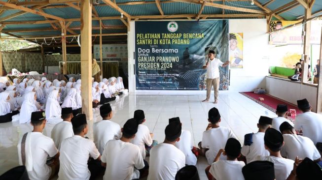 SDG Sumbar Gelar Pelatihan Tanggap Bencana untuk Ratusan Santri di Padang