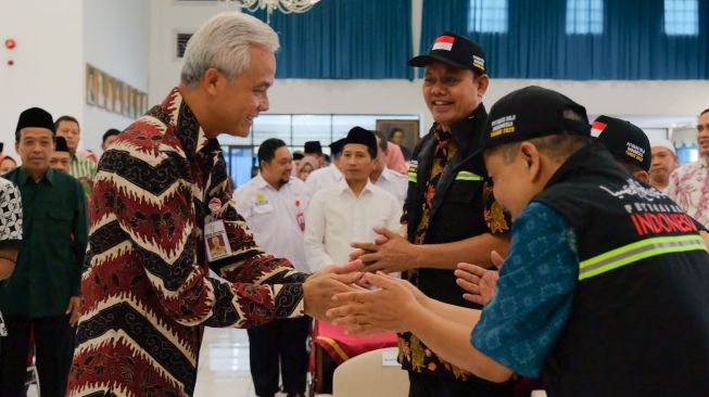 Pesan Ganjar Pranowo ke Pendamping Haji dari Jateng: Pastikan Ibadah Jemaah Sempurna!