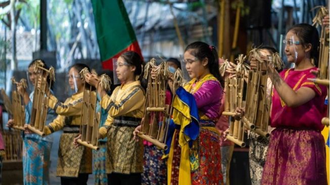 Saung Angklung Udjo, Rekomendasi Tempat Wisata Edukasi Budaya di Bandung