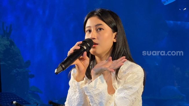 Keisya Levronka dalam acara rilis album perdananya bertajuk Levronka di Jakarta, Kamis (11/5/2023). [Adiyoga Piryambodo/Suara.com]