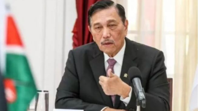 Luhut Binsar Pandjaitan (IG luhutpandjaitan)