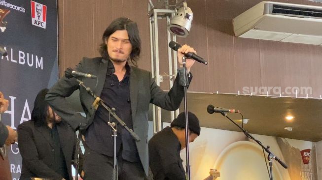 Virzha Luapkan Kebahagiaan Bisa Rilis Album Berbentuk CD