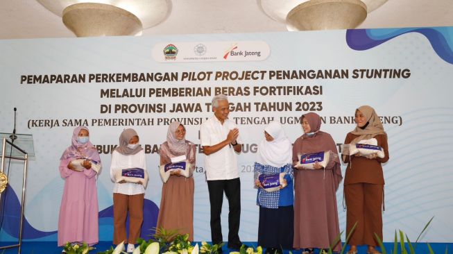 Ganjar Pranowo Genjot Penanganan Stunting di Jateng lewat Program Beras Fortifikasi