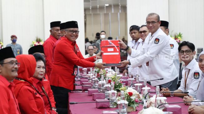 PDI Perjuangan (PDIP) secara resmi menyerahkan daftar bakal calon legislatif (bacaleg) ke Komisi Pemilihan Umum (KPU) RI, Kamis (11/5/2023). (Dok PDIP)