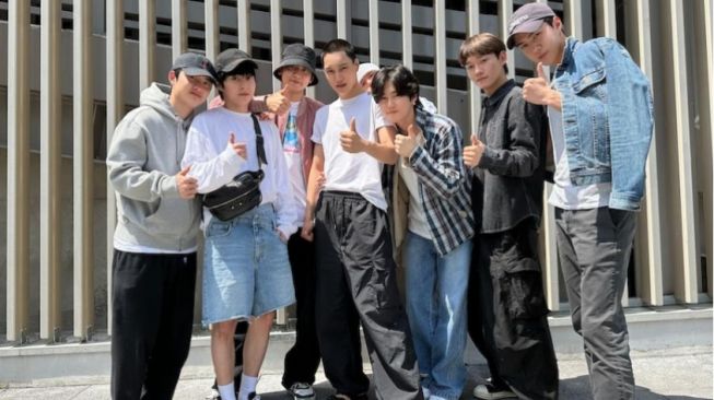 Bikin Mewek, Member EXO Kumpul Bareng Antar Kai Berangkat Wajib Militer