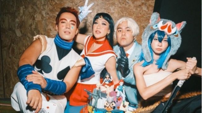 5 Potret Cosplay Artis di Ultah Geng Aries, Anya Geraldine Tampil Seksi Pakai Kostum Nami