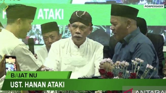 Lewat Proses Baiat, Ustaz Hanan Attaki Resmi Jadi Warga NU