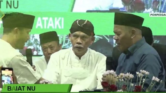 Ustaz Hanan Attaki Ikrarkan Diri Jadi Warga NU