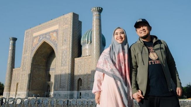 Potret Oki Setiana Dewi di Uzbekistan (Instagram/@okisetianadewi)