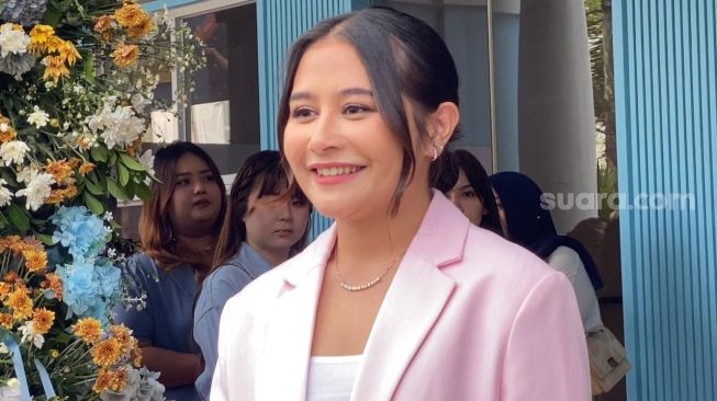 Viral Janji Lawas Prilly Latuconsina Bakal Labrak Pacar Baru Maxime Bouttier, Berani ke Luna Maya?