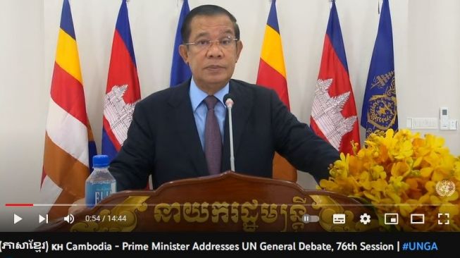 Jepretan layar PM Kamboja pidato untuk PBB yang diduga dicomot oleh akun Tiktok dengan narasi marah-marah karena timnasnya kalah di SEA Games 2023 (YT/United Nations)