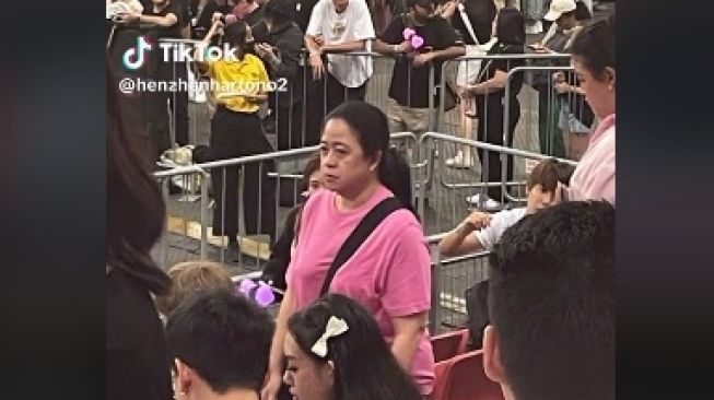 Geger! Puan Maharani Diduga Nonton Konser BLACKPINK di Singapura, Netizen: Micnya Nggak Dimatiin Kan?