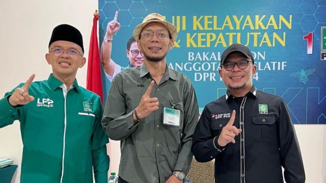 Rekam Jejak Norman Kamaru: Mantan Polisi Viral, Kini Terjun ke Politik Nyaleg dari PKB