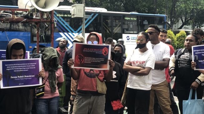 Gegara Komisioner KPUD Provinsi Papua Pegunungan Masih Kosong, Kantor KPU Pusat Didemo Puluhan Orang Papua