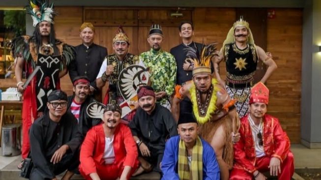 Momen Geng The Prediksi Halal Bihalal Pakai Baju Adat, Imam Darto Saltum